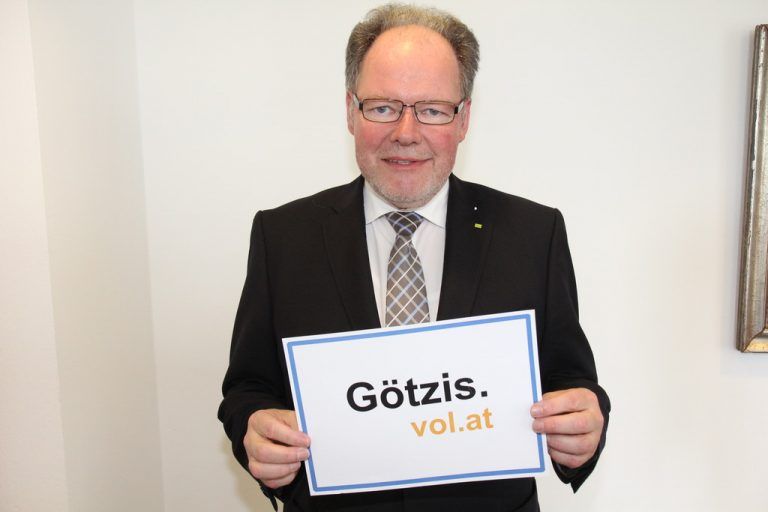 Werner Huber (VP): Die Landtage sind wichtiger denn je. Gerade wenn die Einheiten immer größer werden, ist es wichtig, dass es Landtage gibt, die nahe bei den Bürgern sind. Die Gestaltungsmöglichkeit der Landtage darf nicht unterschätzt werden, so zum Beispiel auch in den Bereichen Soziales, Raumplanung und Umwelt. Die Abschaffung der Landtage wäre ein schwerer Fehler und sehr zum Nachteil der Bundesländer.