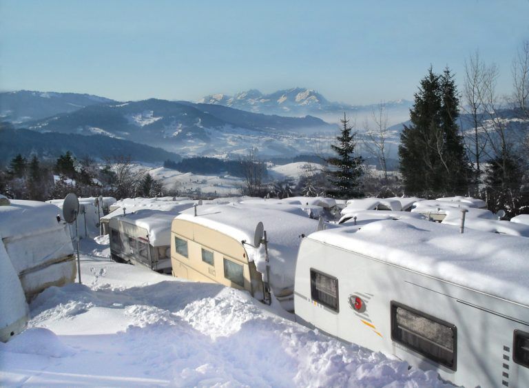 Wintercamping: Ein besonderer Reiz für viele. Die 100 Stellplätze am Hochlitten in Riefensberg sind derzeit ausgebucht. Foto: privat