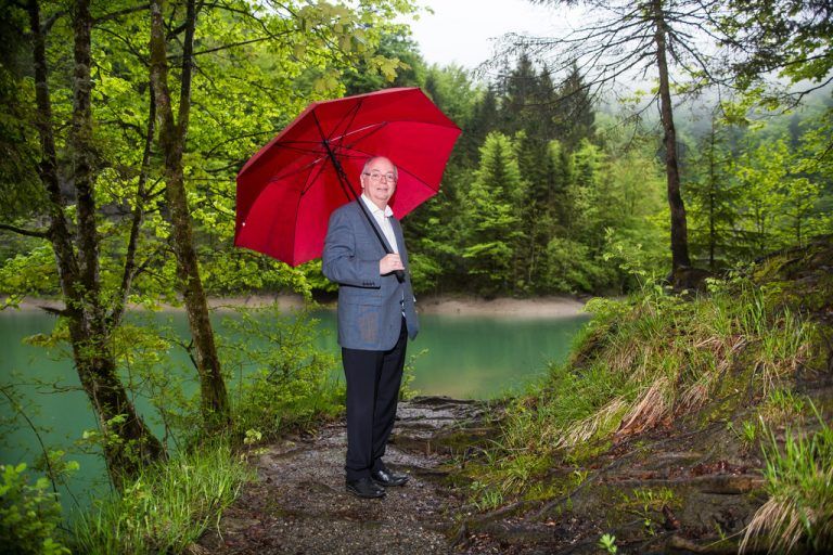 Wolfgang Rümmele an seinem Lieblingsplätzchen in der Natur. Dort, wo er sich die Kraft holt.
