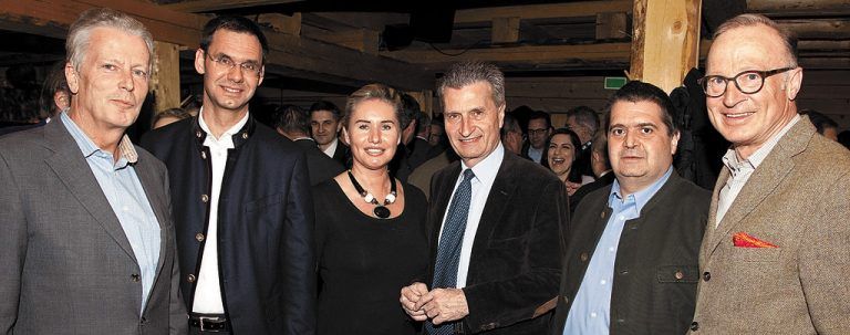 Zu Gast beim Lech Energy Forum 2013: Minister Reinhold Mitterlehner, Landeshauptmann Markus Wallner, VN-Chefredakteurin Verena Daum-Kuzmanovic, EU-Energiekommissar Günther Oettinger, VN-Wirtschaftsredakteur Andreas Scalet und Bürgermeister Ludwig Muxel (v. l.). Fotos: Dietmar Mathis