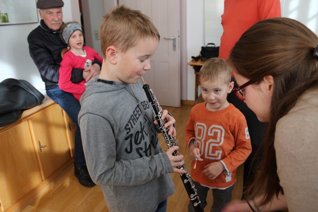 Neugierige Kinder stürmten Rheintalische Musikschule