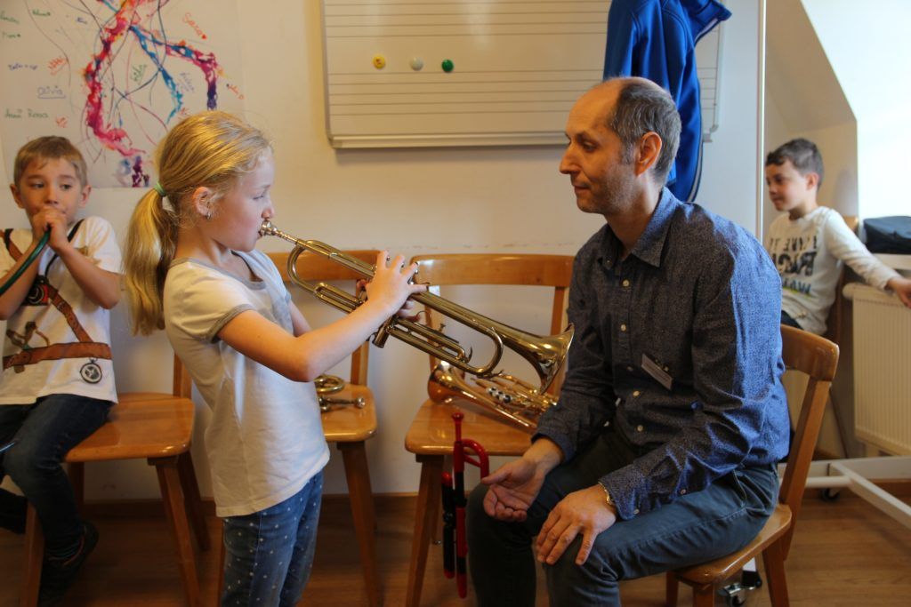 Neugierige Kinder stürmten Rheintalische Musikschule