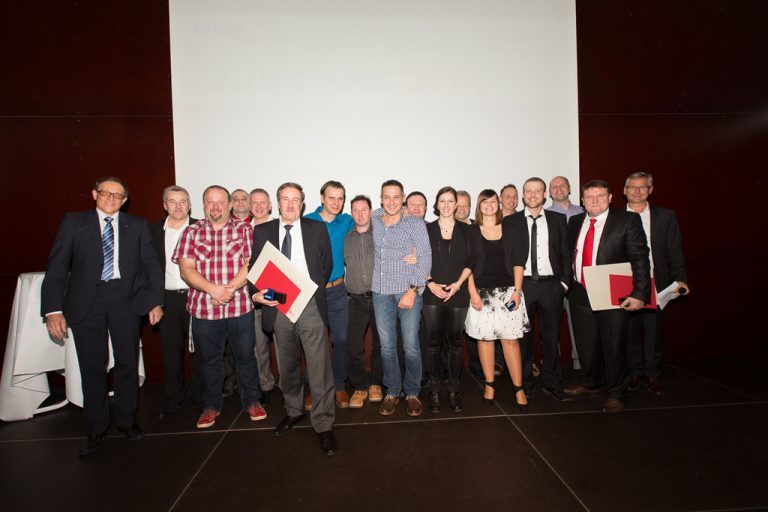 17 verdiente und langjährige Mitarbeiter der EHG Gruppe wurden in der Otten Gravour feierlich geehrt.