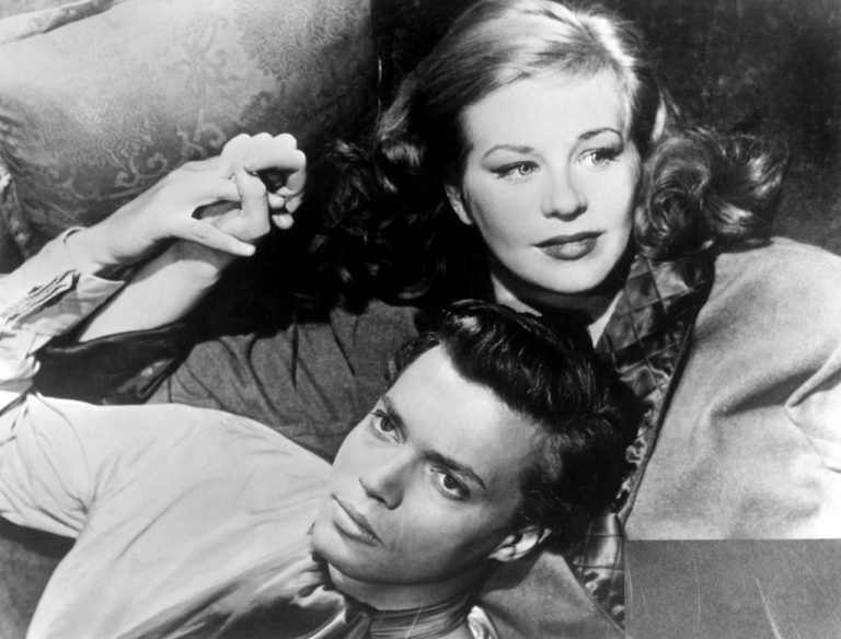 1952: Hildegard Knef und Karlheinz Böhm in einer Szene des Films "Alraune".