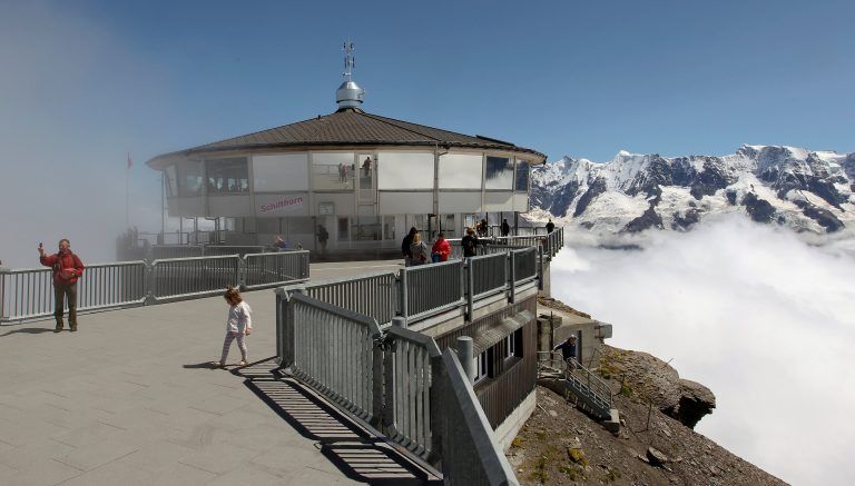 Legendäre Filmlocation für James Bonds "Im Geheimdienst ihrer Majestät": die Schilthorn-Bergstation. dpa