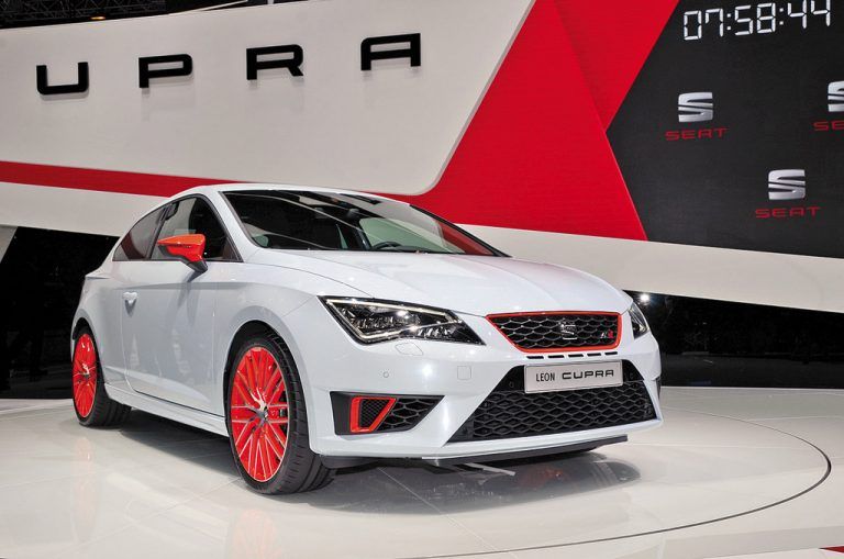 280 PSDer spanische Hersteller Seat gibt kräftig Gas. In Genf zeigt die VW-Tochter als Premiere den neuen Leon Cupra mit satten 280 PS Leistung.