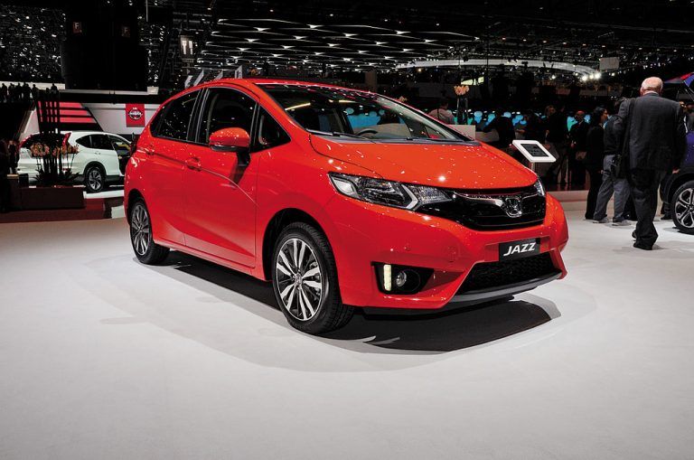 3. GenerationHonda zeigt in der West-Schweiz jetzt erstmals die dritte Generation des kompakten Jazz, der etwas gewachsen ist und jetzt noch mehr Platz bietet.