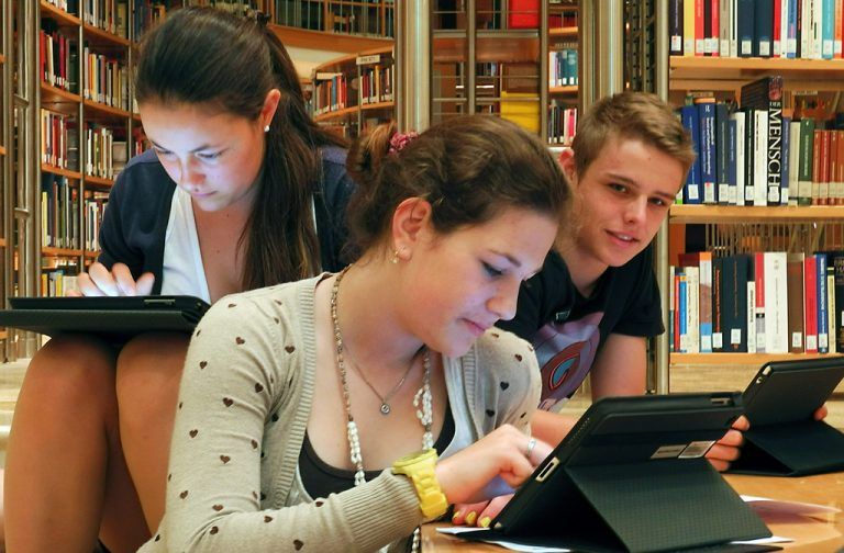 42 Schulklassen aus ganz Vorarlberg bereiten sich in der „Teaching Library“ auf ihre Matura vor. Foto: VLB