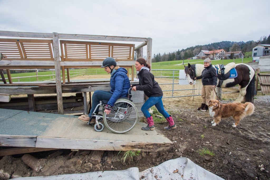 Natalie Bregenzer und ihr Pferd helfen Menschen mit Handicap