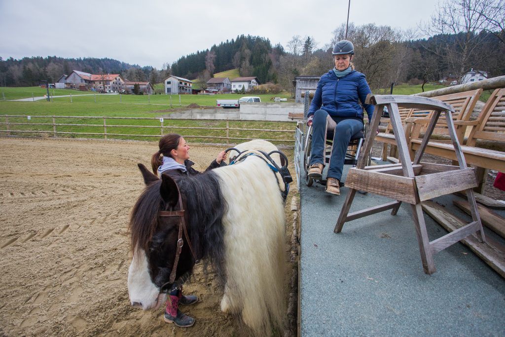 Natalie Bregenzer und ihr Pferd helfen Menschen mit Handicap
