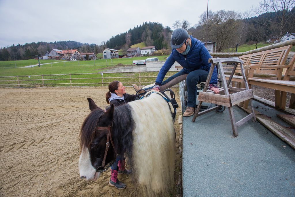Natalie Bregenzer und ihr Pferd helfen Menschen mit Handicap