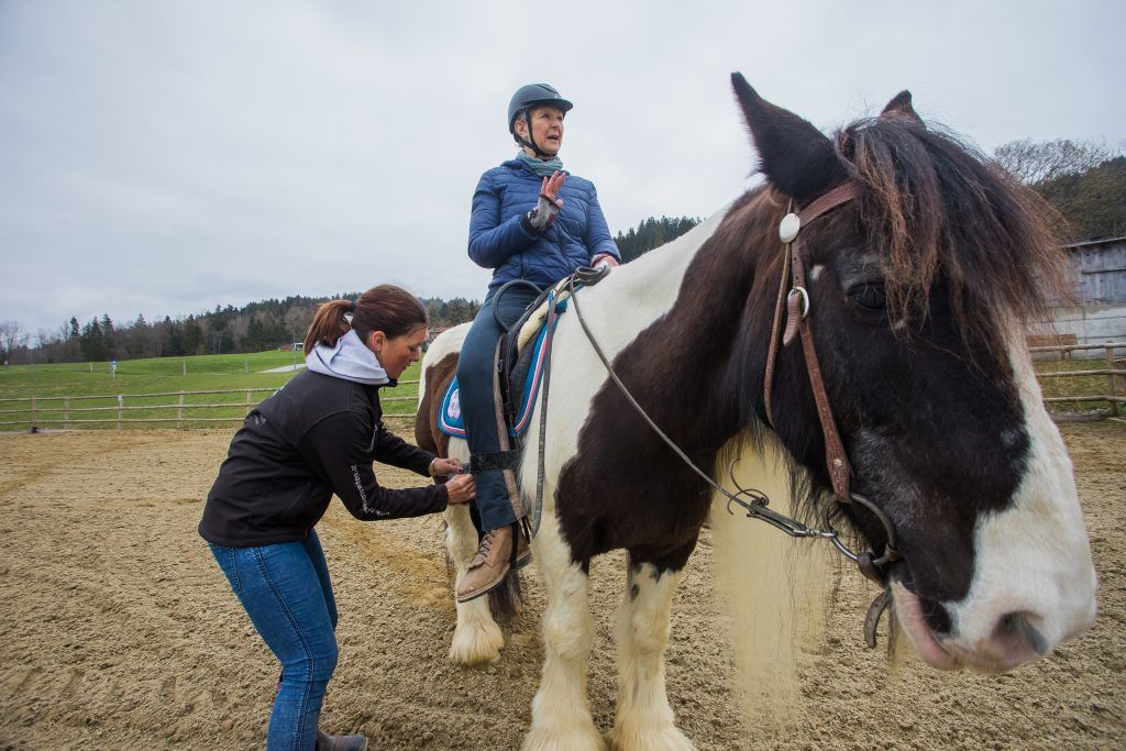 Natalie Bregenzer und ihr Pferd helfen Menschen mit Handicap