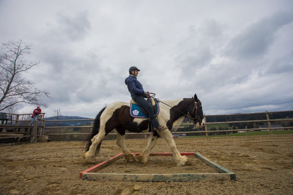 Natalie Bregenzer und ihr Pferd helfen Menschen mit Handicap