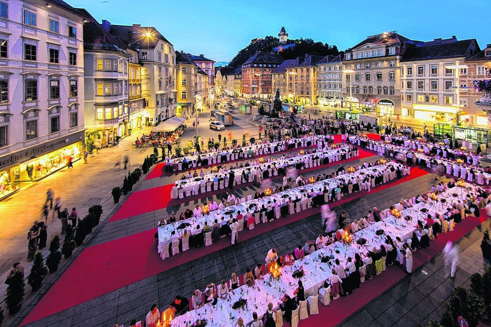 Die lange Tafel der ­Genusshauptstadt