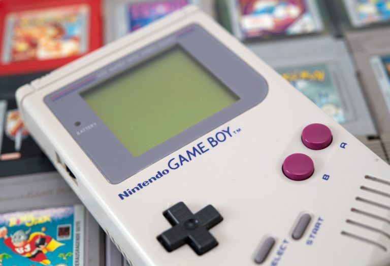  Vor 30 Jahren brachte Nintendo seinen Game Boy auf den Markt und machte damit das Videospielen unterwegs salonfähig. dpa  