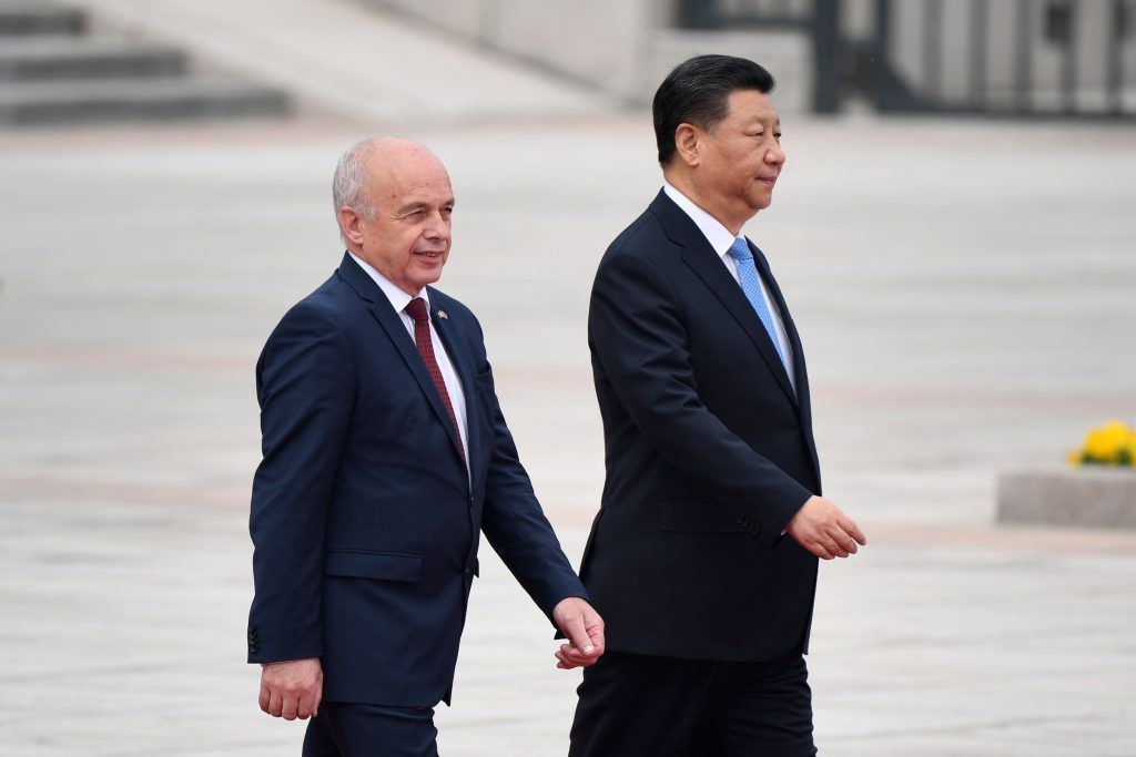 Schweiz schließt sich Chinas umstrittener &#8220;Seidenstraße&#8221; formell an