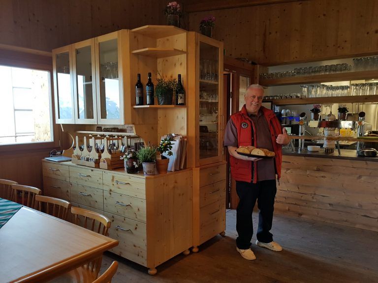 Thomas Traunig bereitet alle Speisen frisch zu, sogar das Brot backt er selber.he