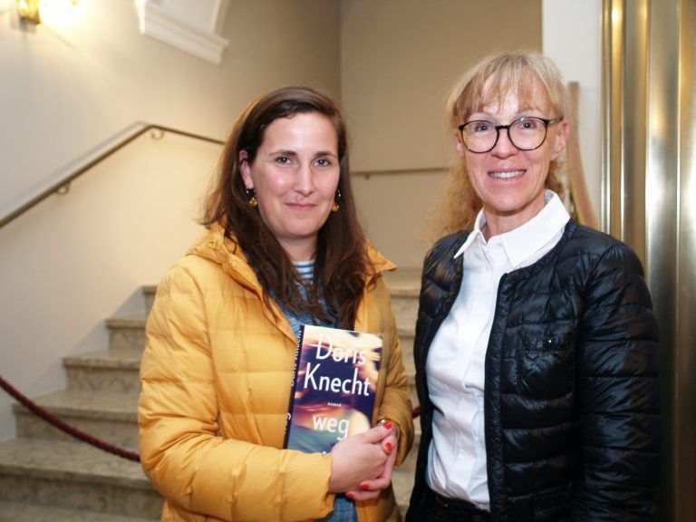 Luise Schimanski und Direktorin Claudia Vögel (HTL Bregenz).