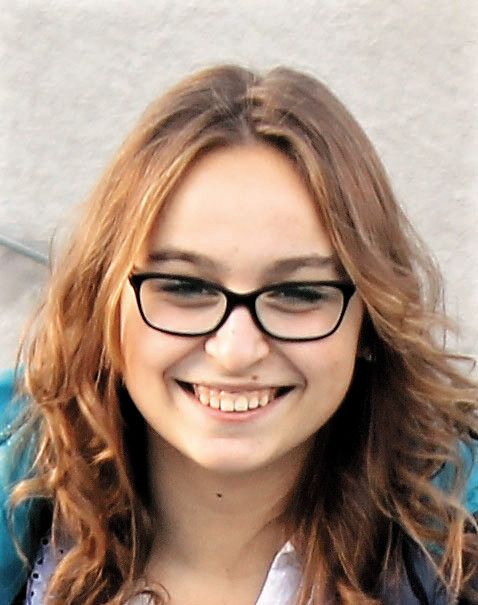 Aida Alibegovic,15 Jahre, BregenzBei der con:act bekommt man einen guten Überblick, was für junge Leute alles geboten wird. Ich selbst bin bei bre!ak engagiert. Gemeinsam mit dem ÖZIV (Österreichischer Zivil-Invalidenverband) organisierten wir einen Rollstuhlparcours. Bei diesem konnten die Besucher/innen ausprobieren, wie es sich anfühlt, wenn man im Rollstuhl sitzt und welche Hürden man zu überwinden hat.