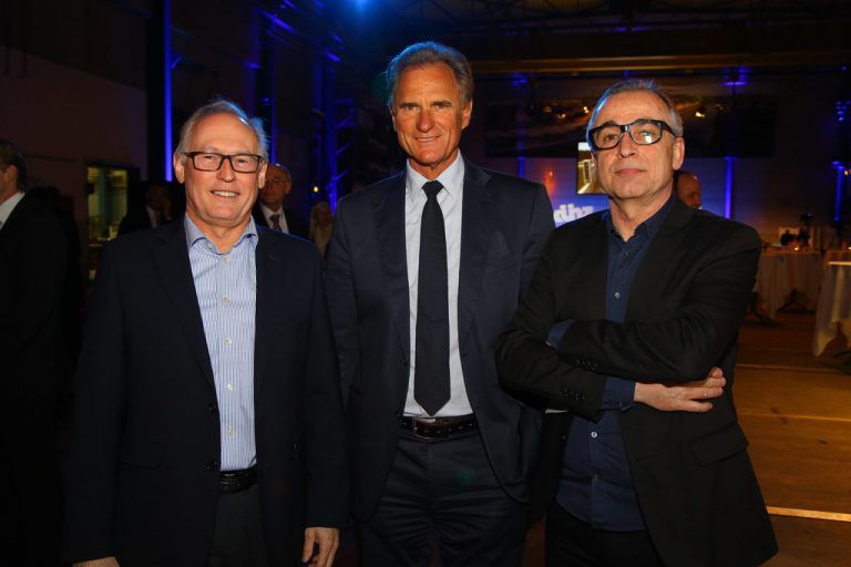 AK-Direktor Rainer Keckeis (l.) sowie WK-Präsident Manfred Rein und Gerard Hann (Russ­media).