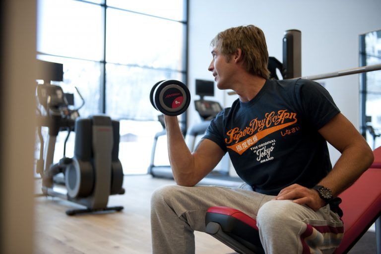 Aktiv für die FitnessVier Bowlingbahnen, ein Vitalbereich und zwei Multifunktionsplätze: der sport.park.lech bietet alles, was das Herz eines Indoorsportbegeisterten höher schlagen lässt. Auch eine Kletterbahn erwartet die Sportfans.