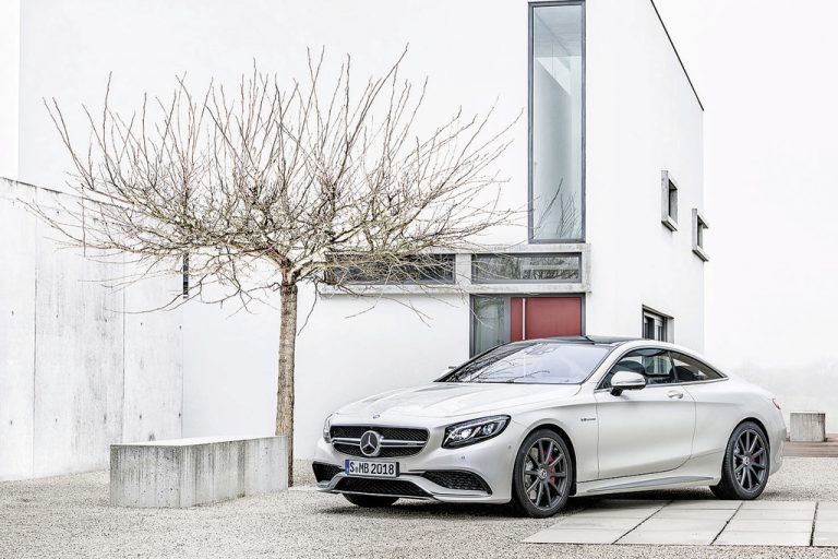 AMG schärft das neue S-Klasse-Coupé: Mit Allradantrieb 4Matic sprintet das Coupé in 3,9 Sekunden auf Tempo 100. Foto: werk
