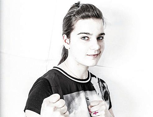 Angelina Navadnig,12 Jahre, HardIch erwarte vom Kurs, dass ich eine Chance habe, mich bei einem Angriff verteidigen zu können. Es macht Spaß, mit den anderen Tricks zu lernen. Es ist auch immer abwechslungsreich.