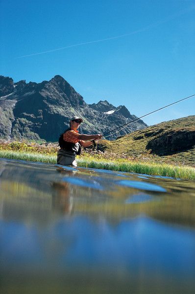 Angeln im MontafonDie illwerke-Stauseen Kops, Vermunt und Silvretta, Lünersee sowie der Baggersee „Roter Stein“ lassen Fischerherzen höher schlagen. Tageskarte lösen und Angel auswerfen.