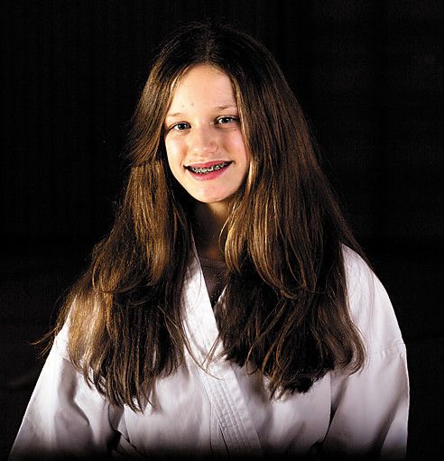 Anna Wirth12 Jahre, BregenzAls ich die Plakate in der Schule sah wollte ich gleich ins Karatetraining gehen. Die Altersunterschiede waren am Anfang ungewohnt, aber jetzt kann ich es mir gar nicht mehr anders vorstellen.