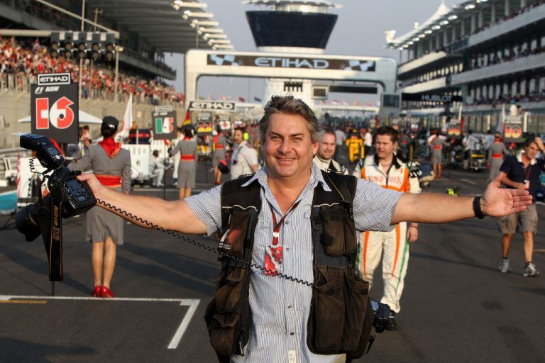 Auf allen Rennstrecken dieser Welt zuhause: Dieter Mathis, hier in Abu Dhabi. Foto: Privat