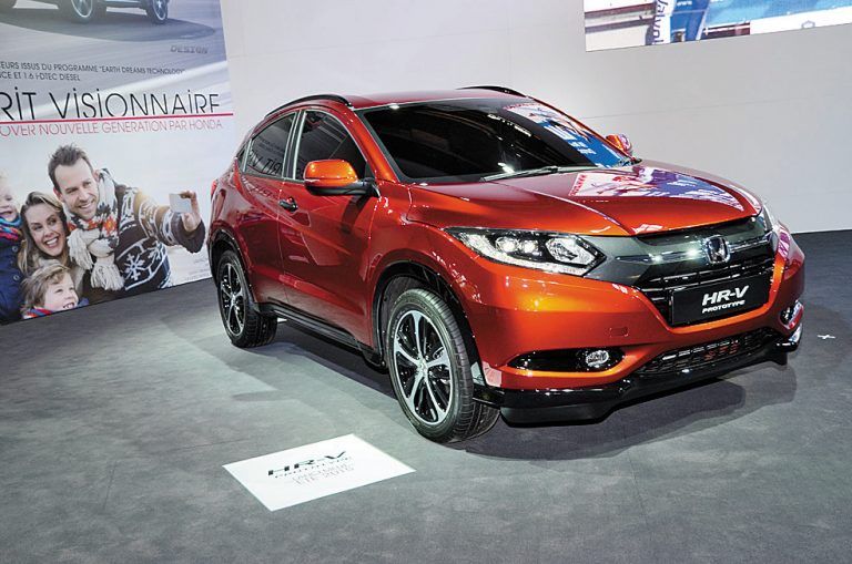 AusblickHonda zeigt mit dem Prototyp HR-V ein neues Urban-SUV für den europäischen Markt. Trotz kompakter Abmessungen präsentiert sich der Innenraum sehr geräumig.