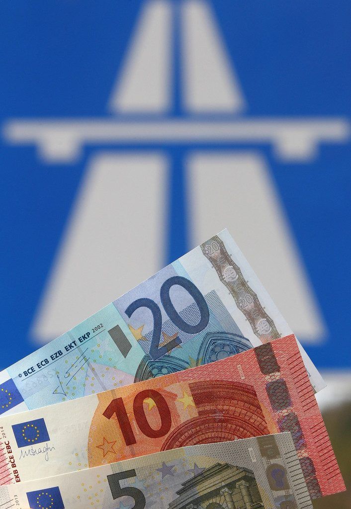 Die deutsche Pkw-Maut wird nach Schadstoffklassen und Hubraum berechnet.