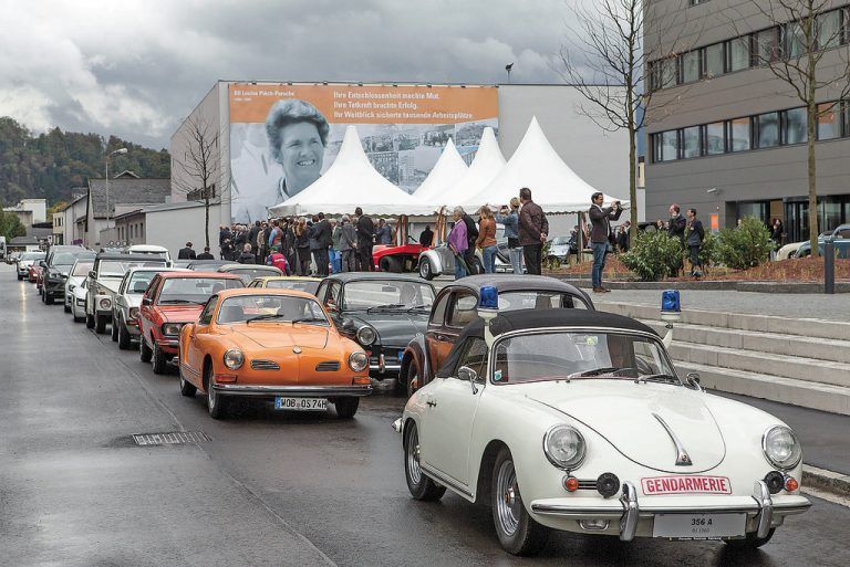 Autocorso zu Ehren von Louise Piech. Raritäten, die einen Querschnitt durch 65 Jahre Unternehmensgeschichte präsentieren.