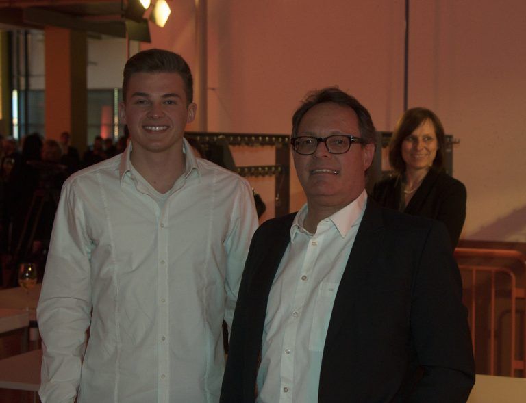 Autohausbetreiber Christoph Gerster mit Sohn Philipp.