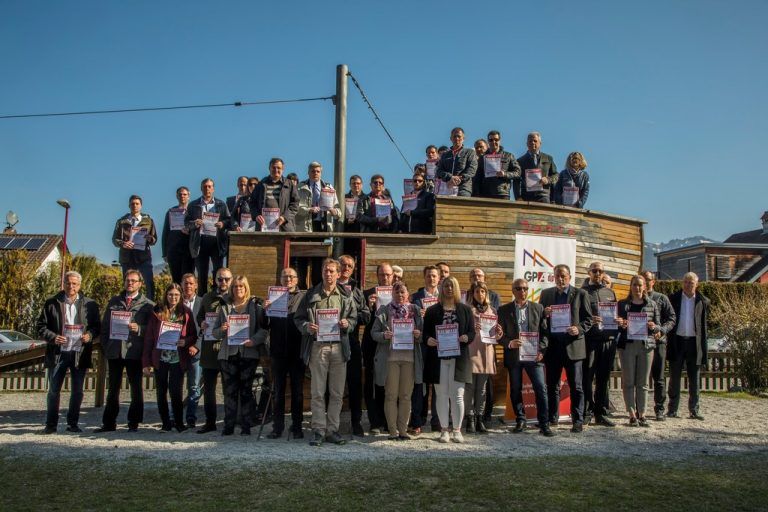 Banken-Betriebräte enterten symbolisch das Piratenschiff. Quasi ein Schuss vor den Bug der Arbeitgeber. VN/Paulitsch