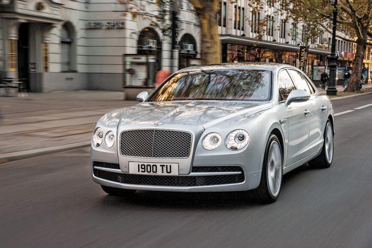 Bentley New Flying Spur mit neuer 507 PS starker V8-Variante. Fotos: werk