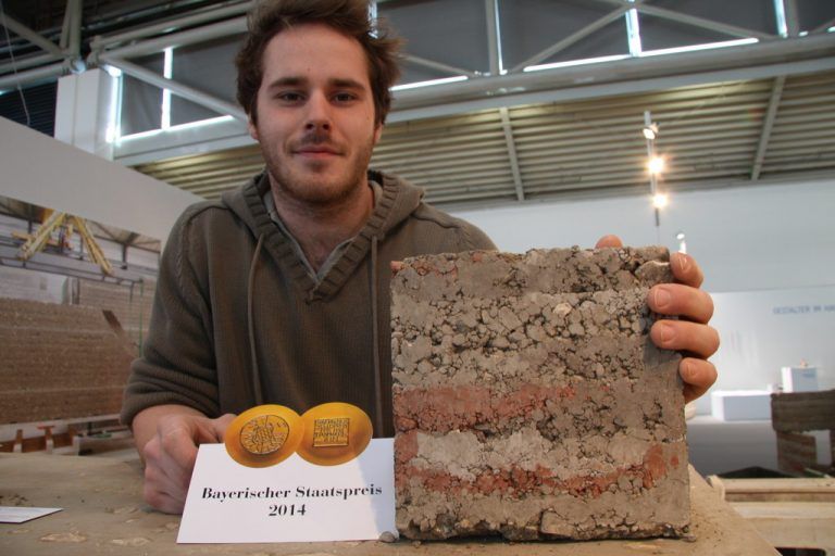 Besondere Anerkennung: Aaron Merdinger von der Firma Lehm - Ton - Erde Baukunst aus Schlins. Foto: GHM