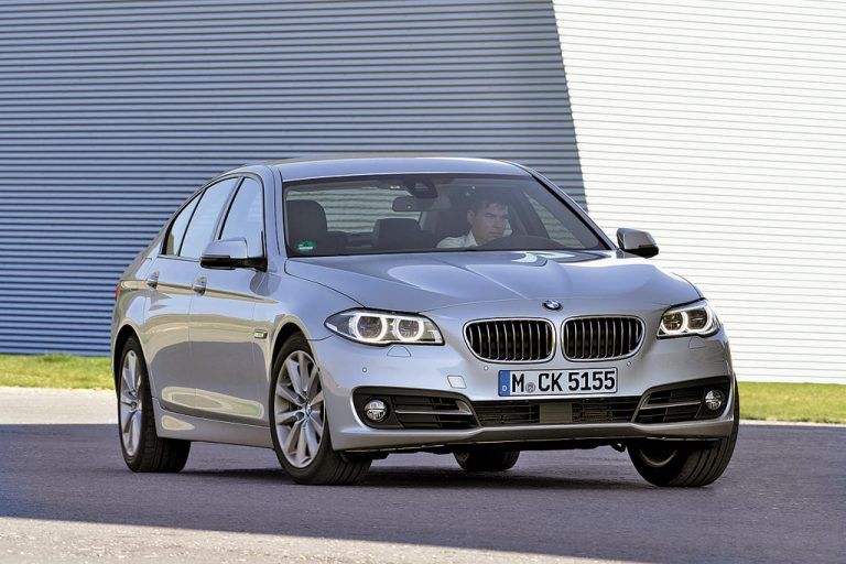 BMW setzt weiter auf Effizienz. Die 2-Liter-Aggregate sind stärker und dabei noch sparsamer. Foto: werk