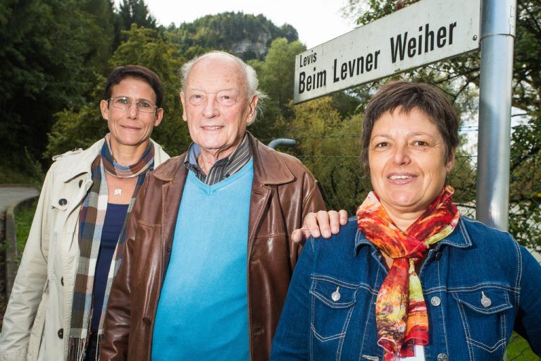 Carola Kratky, Herbert Wust und Barbara Klien (v. l.) trommeln den Kröten zuliebe jedes Jahr zahlreiche Helfer aus dem ganzen Land zusammen.