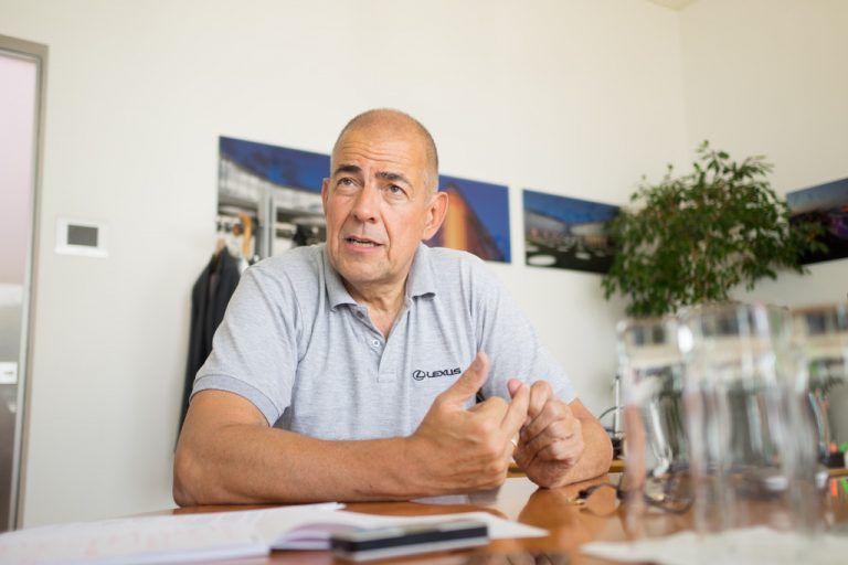 CEO Ulrich Schumacher dreht bei Thorn, Tridonic und Zumtobel an der Synergieschraube. Foto: VN/Hartinger