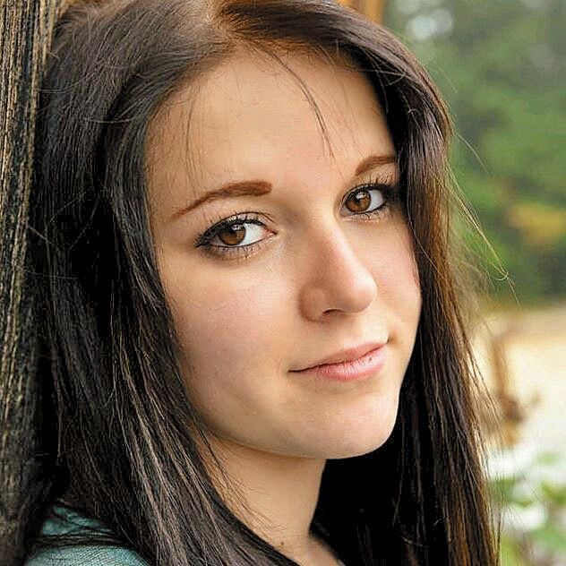 Chiara Kolbitsch,17 Jahre, BregenzIch bin mit unserer Tanzgruppe „Soundbreakers“ aufgetreten. Es hat uns gefreut, dass wir diese Chance bekommen haben. Der Auftritt war eine super Werbung für uns. Ein paar neue Jugendliche wollen nun bei uns mitmachen. Ansonsten hat mir die Siebdruckwerkstatt gut gefallen und wir haben gemeinsam einen kurzen Videoclip gedreht.