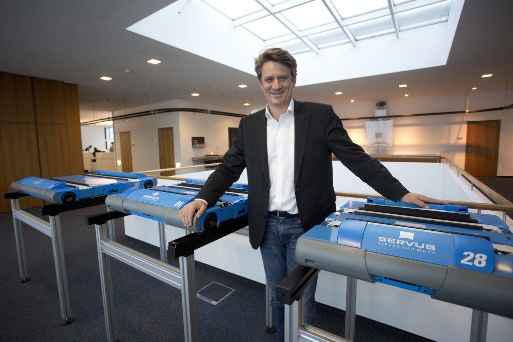 Servus: Ein roter Punkt und hohe Intelligenz