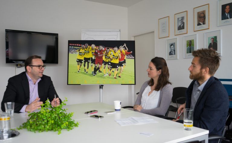Christoph Längle im Gespräch mit den Vorarlberger Nachrichten in der Geschäftsstelle im Altacher Stadion.