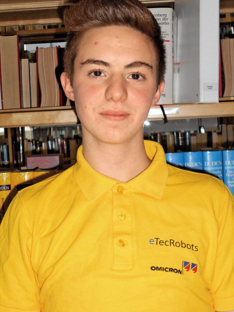 Clemens Armellini,16, Hard, ForschungspräsentationDas Besondere ist, dass man sich die Aufgabe selbst erstellt und gemeinsam in der Gruppe durch Diskussionen zur Lösung findet. Wir lernen hier Teambuilding, was für die spätere Berufswelt von Vorteil ist. Die FLL funktioniert nach dem Motto: „Es gibt keine schlechten Ideen“, welches sehr motivierend für uns Schüler ist.