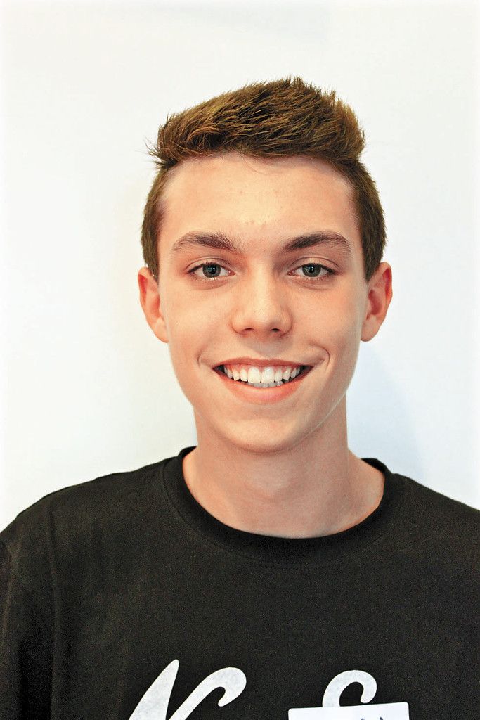Cornelius Müller,15 Jahre, DornbirnJa, ich fühle mich als Europäer. Wenn ich schon wahlberechtigt wäre, würde ich natürlich auch wählen gehen. Meiner Meinung nach hat die EU viele Vorteile – ich finde es sehr praktisch, dass überall dieselbe Währung gilt.