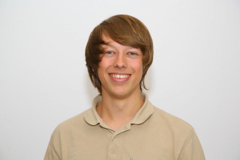 Daniel Dietrich, Geselle Mit den computergesteuerten Maschinen macht das Arbeiten Spaß. An einem Tag bin ich in der Lackiererei, am nächsten zeichne ich CAD-Pläne.