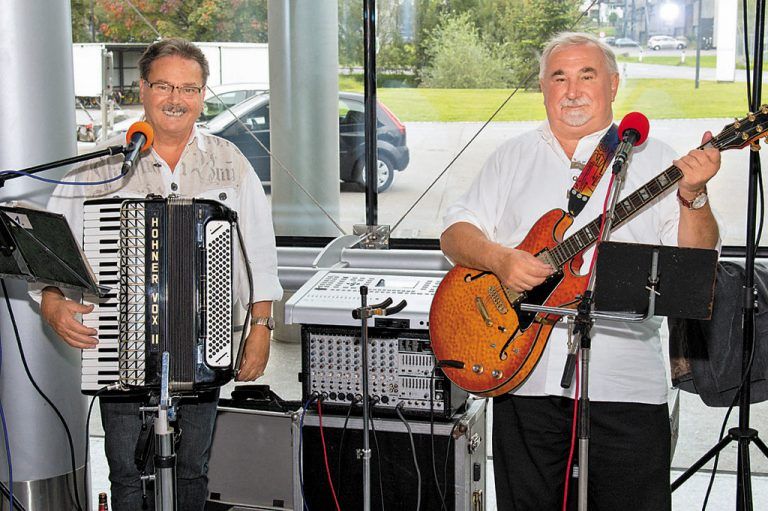 Das Duo Peter & Peter sorgte für die musikalische Umrahmung der VN-Tierschutzpreis-Verleihung.