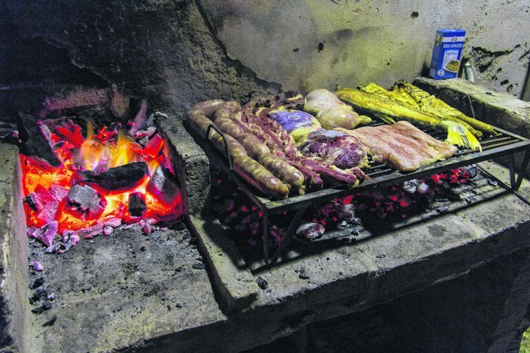 Das gemeinsame Grillfest ist fixer Bestandteil der heimischen Kultur.