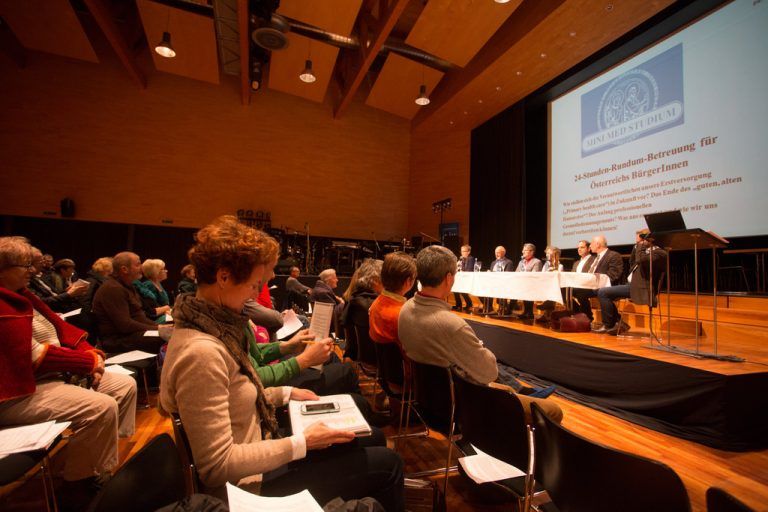 Das Interesse an den Neuerungen in der medizinischen Versorgung war groß, die Diskussion sehr rege. Fotos: VN/Hartinger