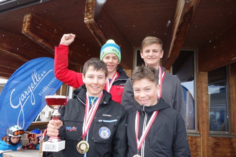 Das Siegerteam der SMS Nenzing: Adrian Vonbank, Lukas Summer, Marco Tiefenthaler und Vinzent Drexel (v. l.).